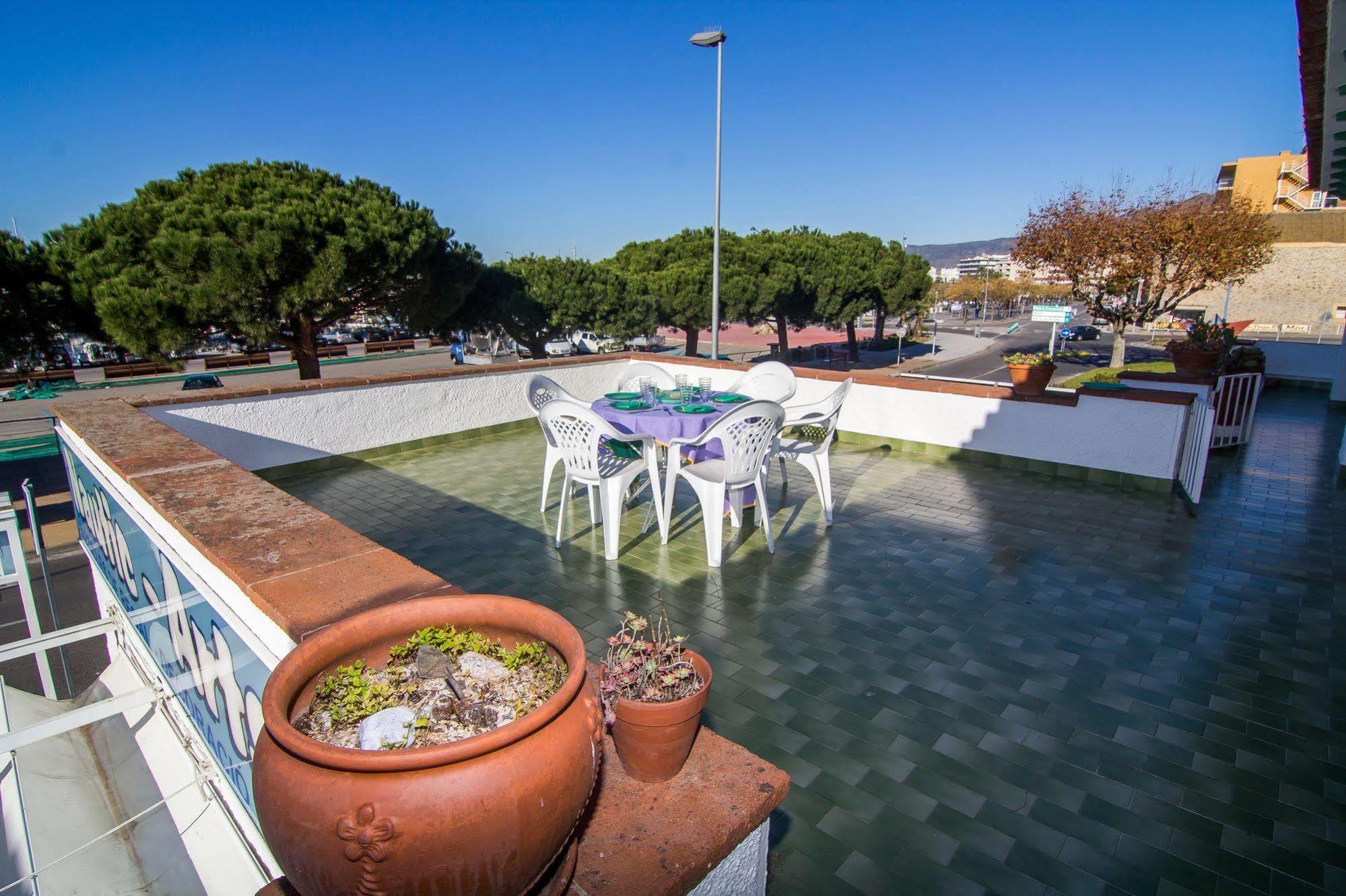 Agi Casa Puerto Villa Roses Eksteriør billede
