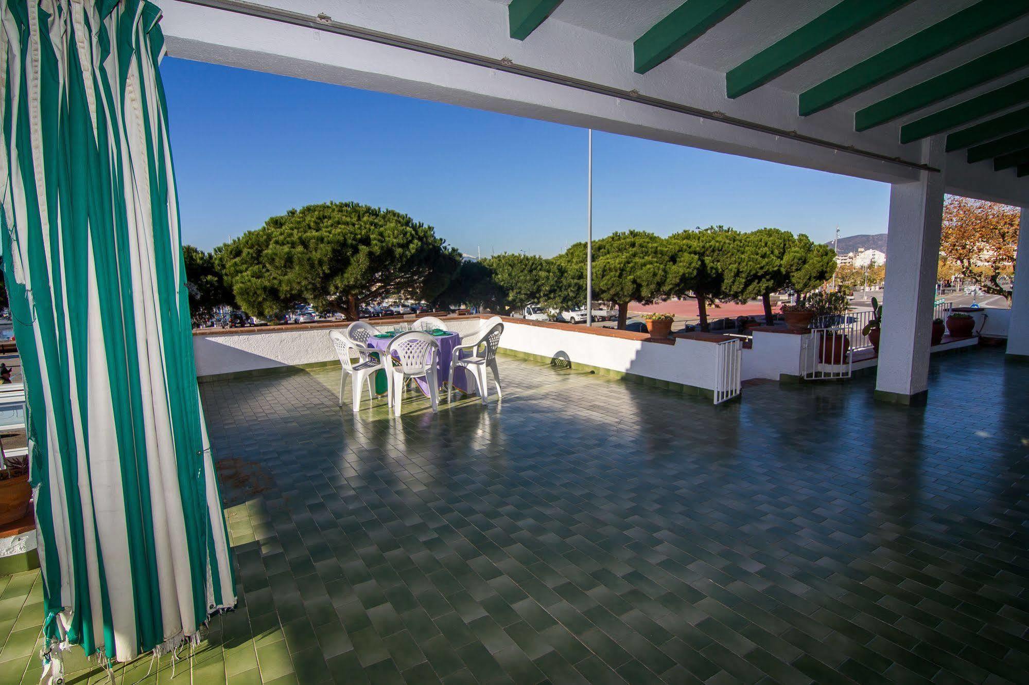 Agi Casa Puerto Villa Roses Eksteriør billede